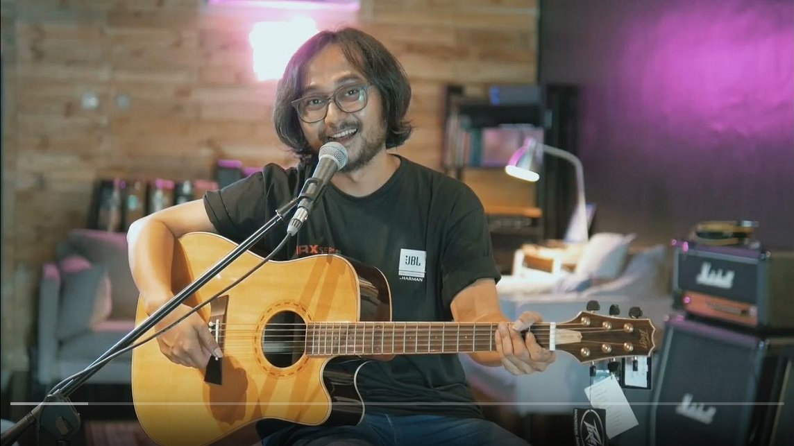 Review Gitar Akustik Peavey DW 4