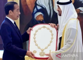 Presiden Jokowi Terima Penghargaan Order of Zayed