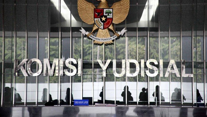 komisi yudisial