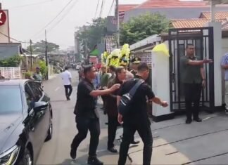 Jokowi Melayat ke Rumah Duka Hamzah Haz
