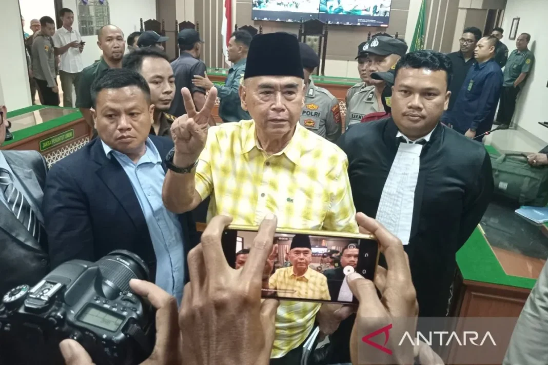 panji gumilang bebas
