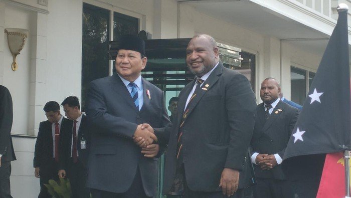prabowo-terima-kunjungan-pm-papua-nugini-di-kantor-kemhan-1_169