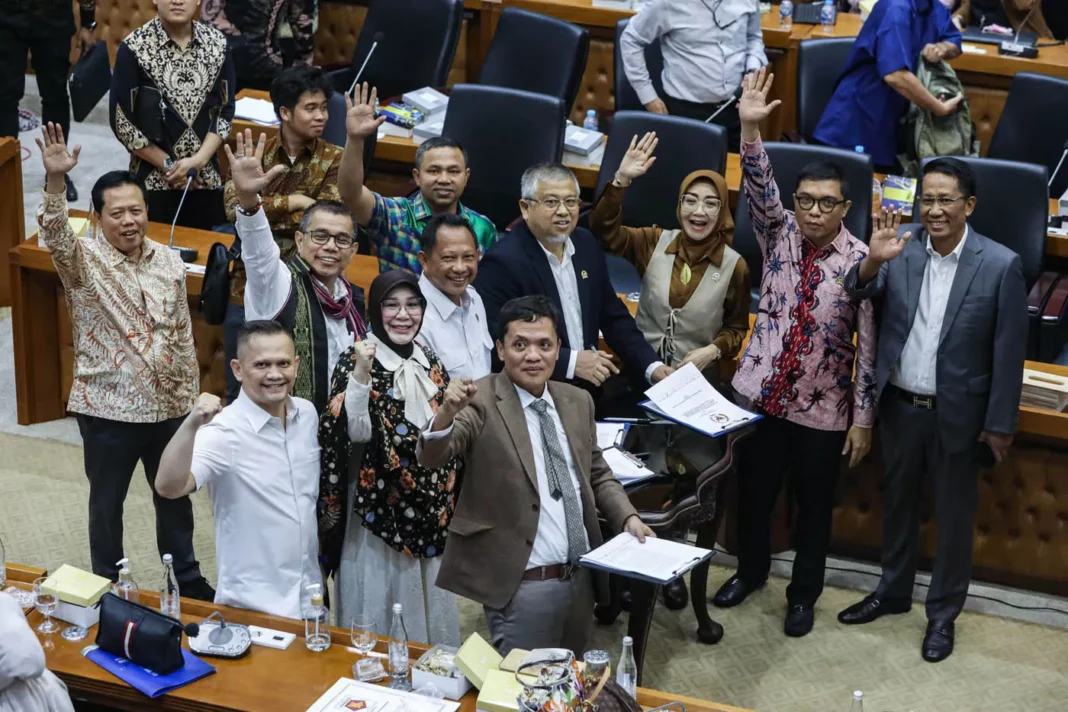 JKT_BALEG-DAN-PEMERINTAH-SEPAKAT-SAHKAN-RUU-PILKADA_Salman-Toyibi17-2405100959