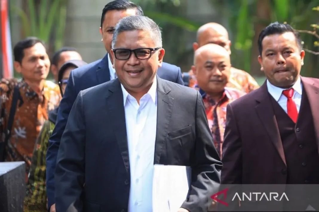 KPK-Periksa-Sekjen-Pdip-Hasto-Krisyanto-200824-Rn-1.jpg