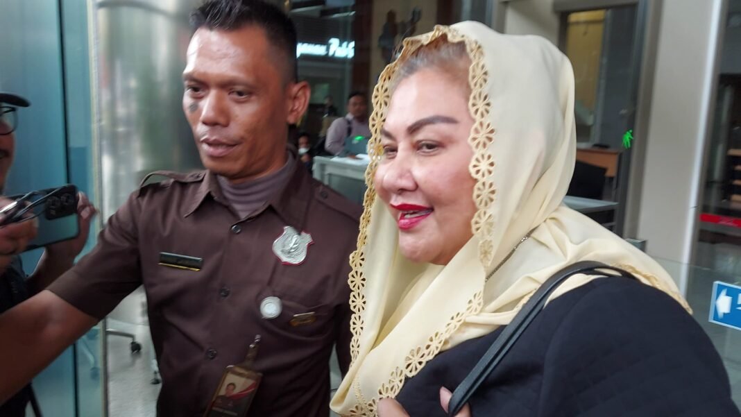 mbak ita walikota semarang diperiksa kpk