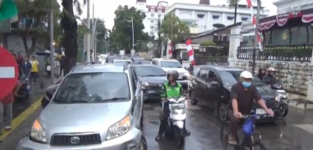 mobil kecelakaan yg dikendarai bocil