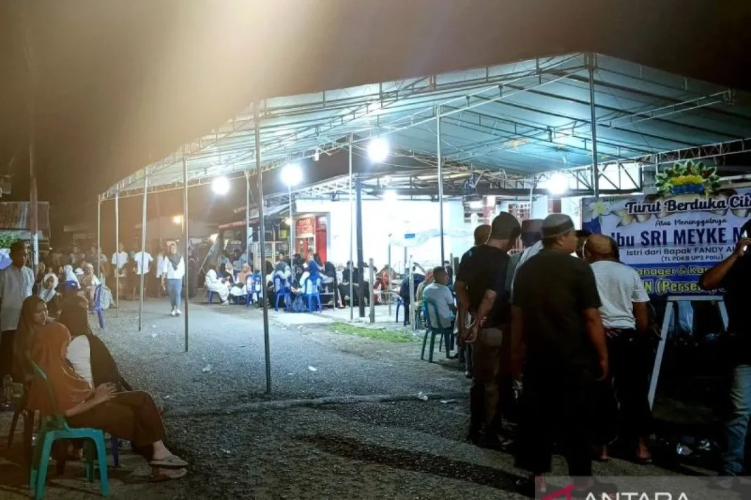 Banyak kerabat berbela sungkawa di rumah Sri Meyke Male