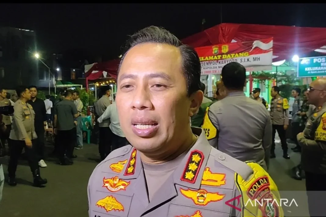 Kabid Humas Polda Metro Jaya Kombes Ade Ary Syam Indradi memberikan keterangan kepada wartawan di Jakarta pada Rabu malam.