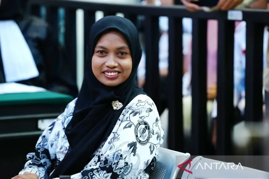 Sidang-guru-honorer-kendari-281024-jjn-1.jpg