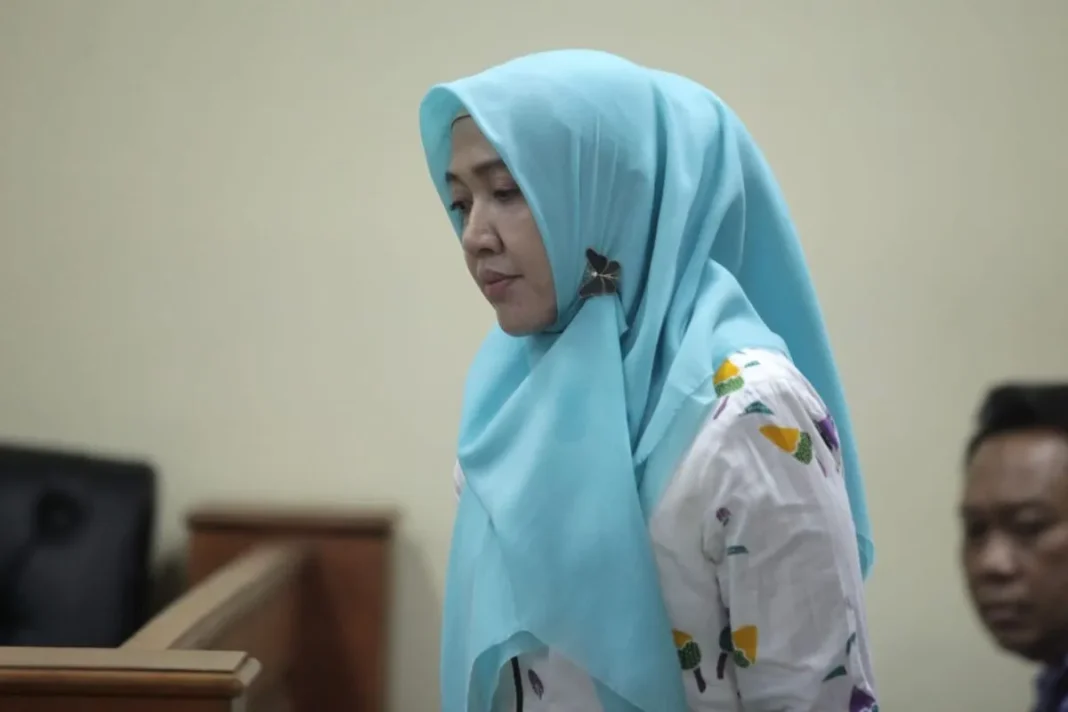 mantan kasubag umum dan kepegawaian badan pelayanan pajak daerah sidorjo siska wati