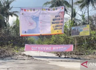 Enam Desa Terdampak Erupsi Lewotobi Dipasang Baliho Larangan Masuk