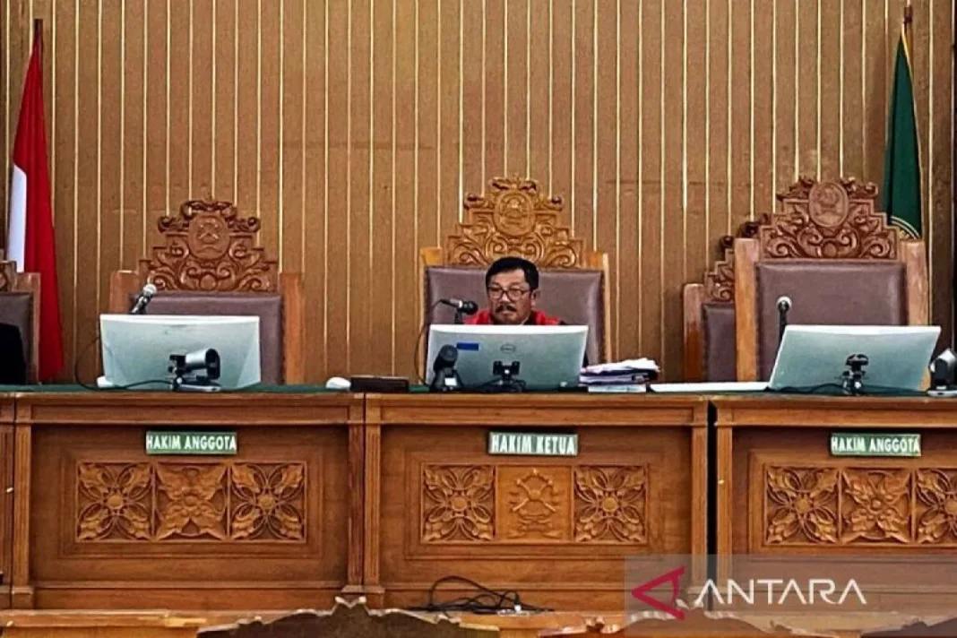 Hakim Tumpanuli Marbun dalam sidang gugatan praperadilan kasus dugaan korupsi impor gula