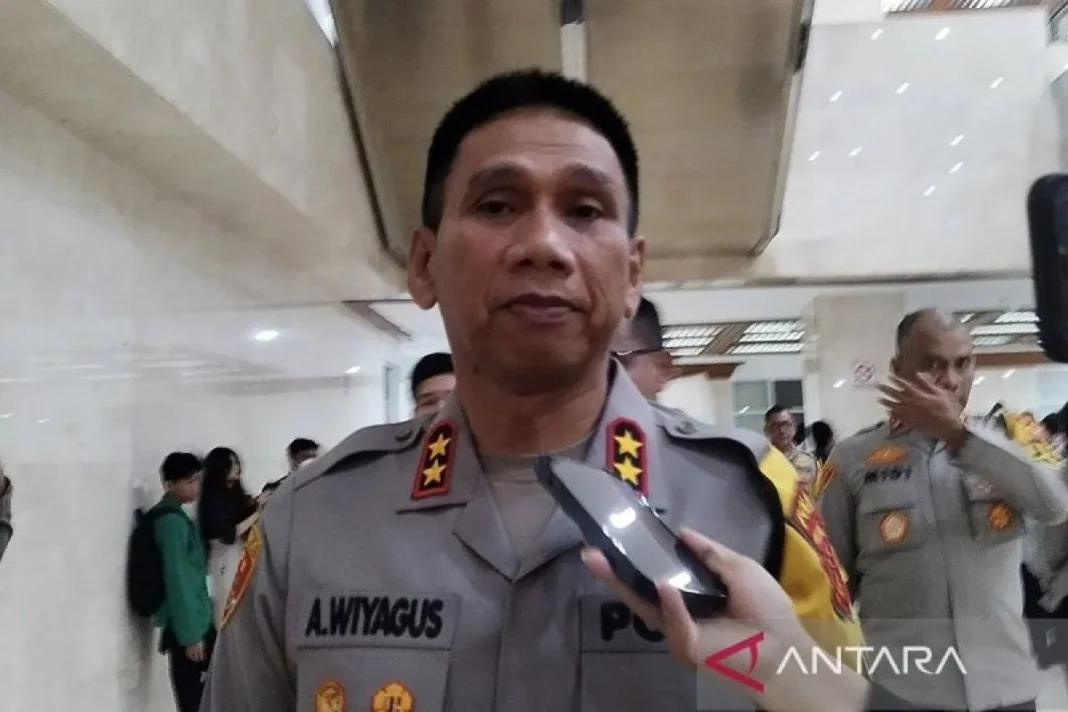 Kapolda Jawa Barat Akhmad Wiyagus di Kompleks Parlemen, Jakarta, Senin