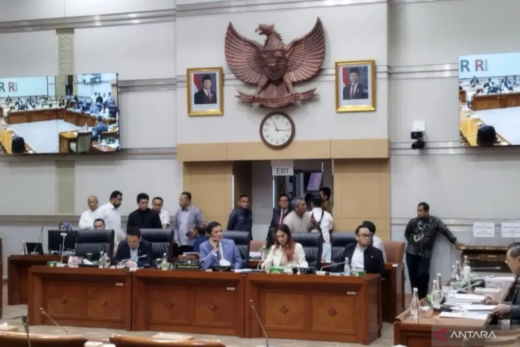 Komisi III DPR RI selesai melaksanakan uji kelayakan dan kepatutan Calon Dewas KPK di Kompleks Parlemen, Jakarta, Kamis