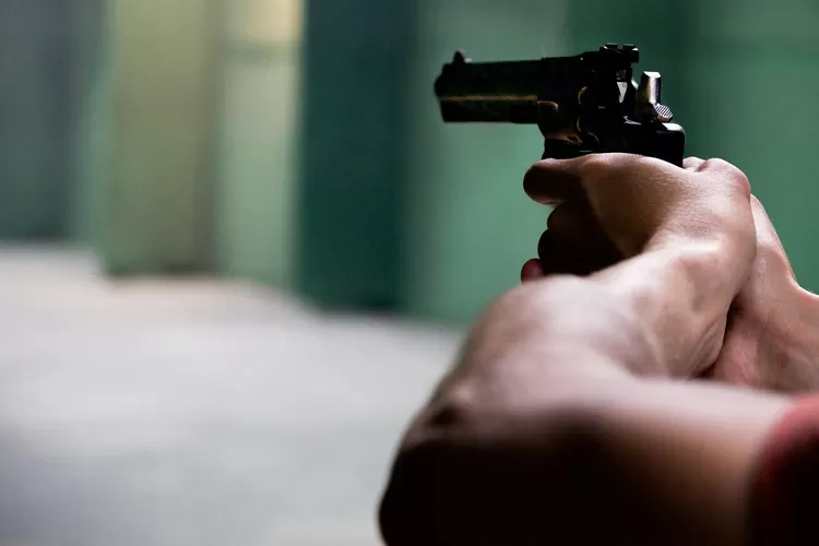 Mencegah penyalahgunaan senjata api oleh oknum aparat