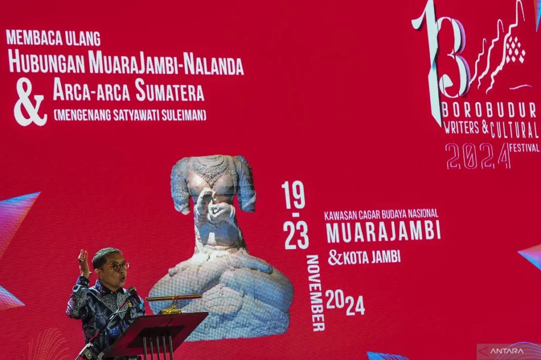 Menteri Kebudayaan Fadli Zon menyampaikan sambutannya saat membuka The 13th Borobudur Writers and Cultural Festival