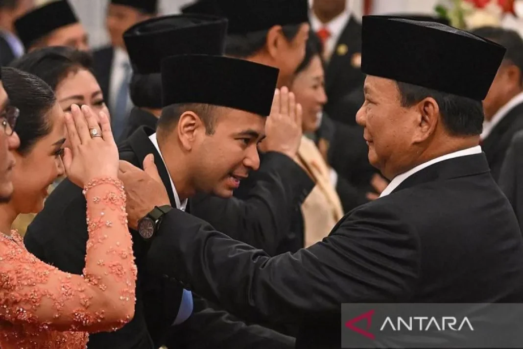 Prabowo-lantik-kepala-badan-kabinet-merah-putih-221024-sgd-11.jpg