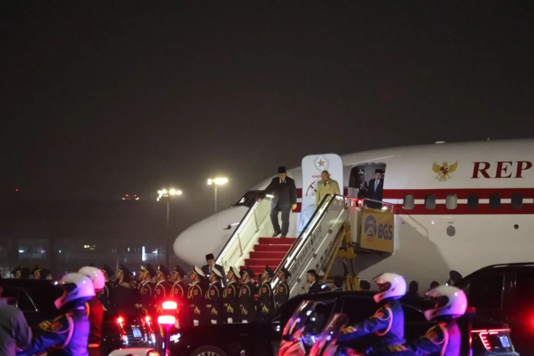 Presiden Prabowo Subianto tiba di Bandara Internasional Capital Beijing, China sekitar pukul 18.25 waktu setempat pada Jumat