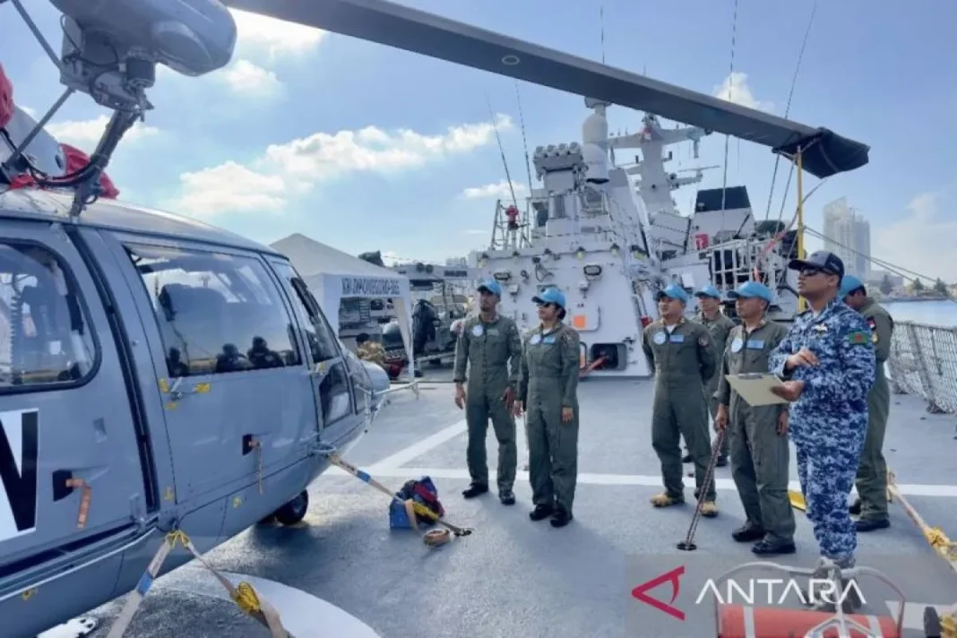 Tim inspeksi dari Mission Air Safety Officer UNIFIL