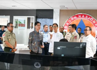 Pastikan Negara Hadir, Wapres Pimpin Rapat Penanganan Erupsi Gunung Lewotobi