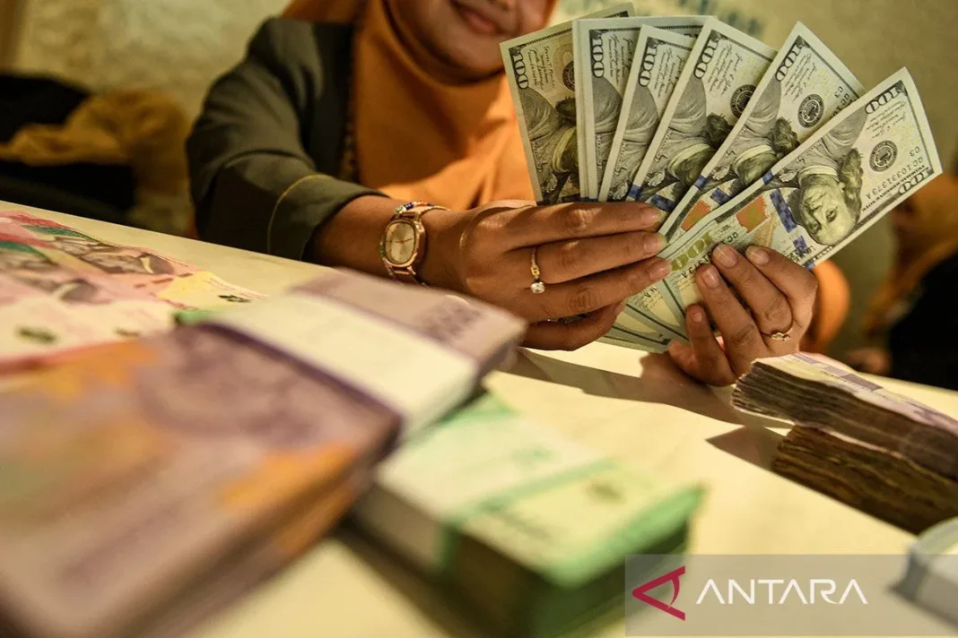 antarafoto-rupiah-ditutup-melemah-030924-adm-7.jpg