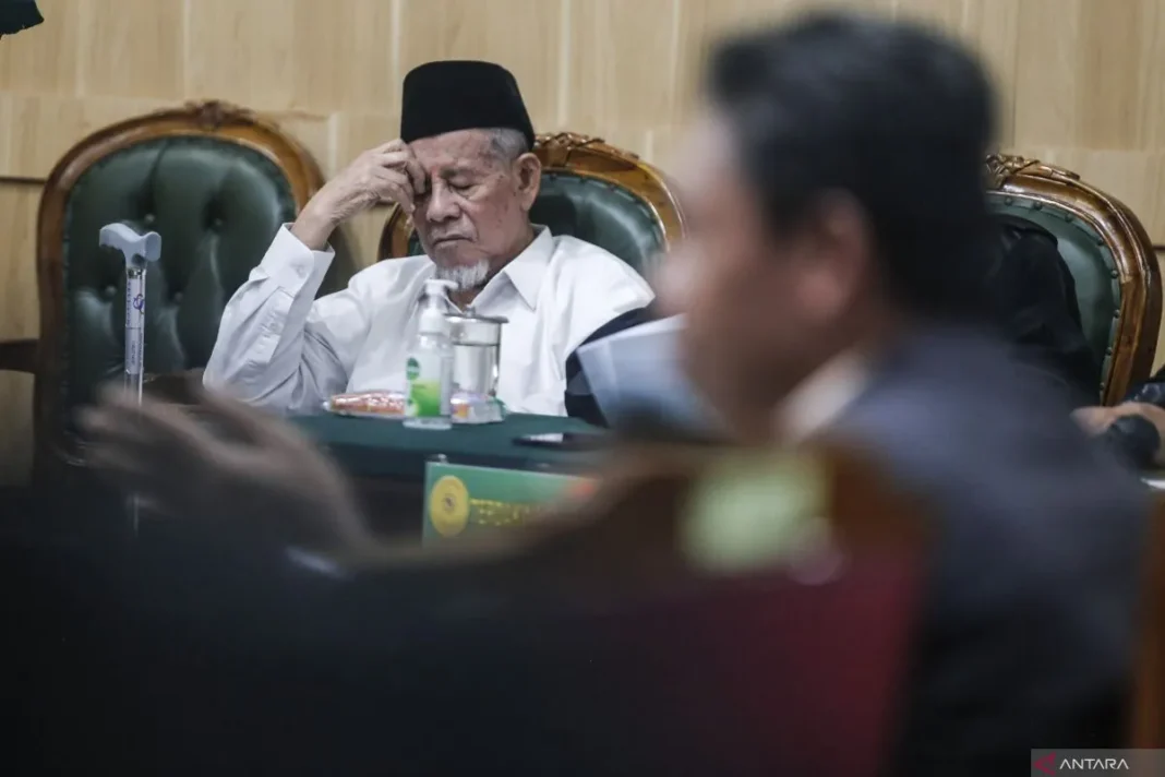 antarafoto-sidang-lanjutan-kasus-korupsi-eks-gubernur-maluku-utara-782024-ans-5.jpg