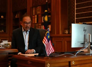 Anwar Ibrahim Ikut Soroti Penghinaan Pendakwah Terhadap Penjual Teh