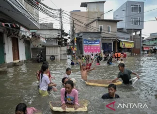 Banjir Rob Di Pesisir Jakarta Bukan Karena Curah Hujan Tinggi