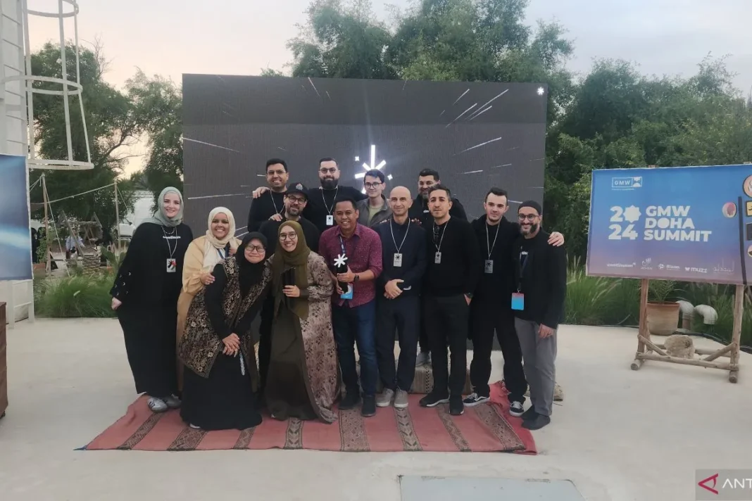 Perwakilan Yayasan Tunasmuda Care meraih penghargaan internasional Global Winner Continuum Spark Award 2024 di The Global Muslim World Summit, Doha, Qatar, Jumat
