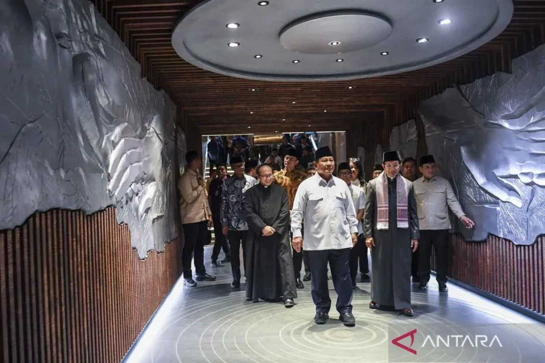 Prabowo berkelakar minta maaf ke Jokowi resmikan terowongan Istiqlal