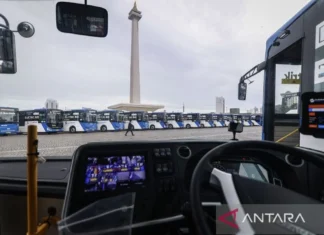 Secara Bertahap, Transjakarta Operasikan 200 Bus Listrik