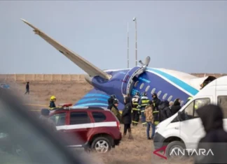 Sejumlah Lubang Di Puing Pesawat Azerbaijan Airlines Memicu Spekulasi