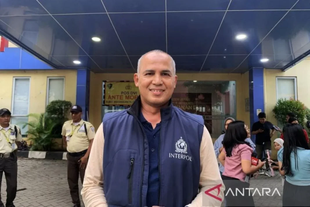 Kabid DVI Rodokpol Pusdokkes Mabes Polri, Kombes Pol Ahmad Fauzi
