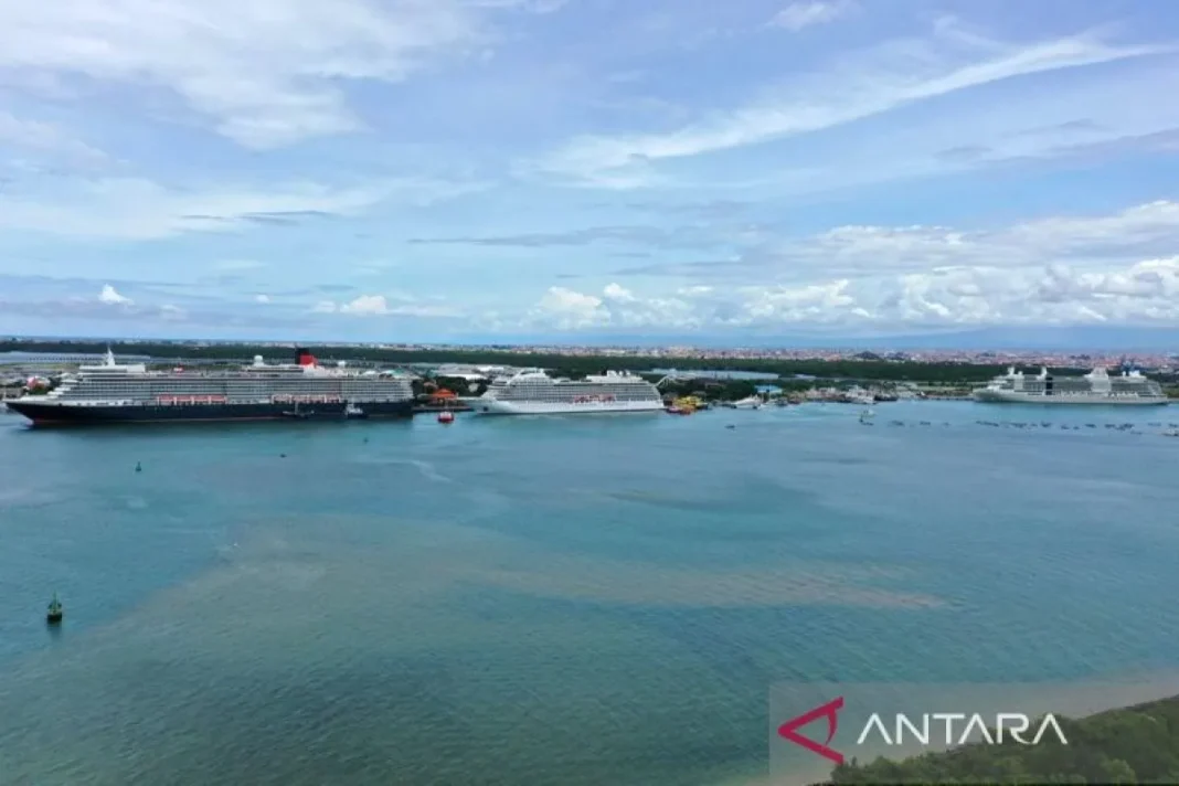 Menteri BUMN, Pelabuhan Benoa cetak sejarah sandarkan 3 kapal pesiar