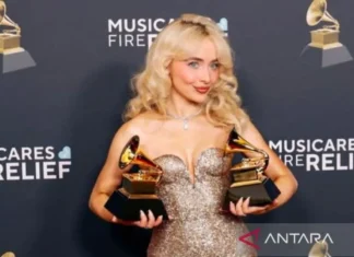 Sabrina Carpenter Kolaborasi Short n’ Sweet Bersama Dolly Parton