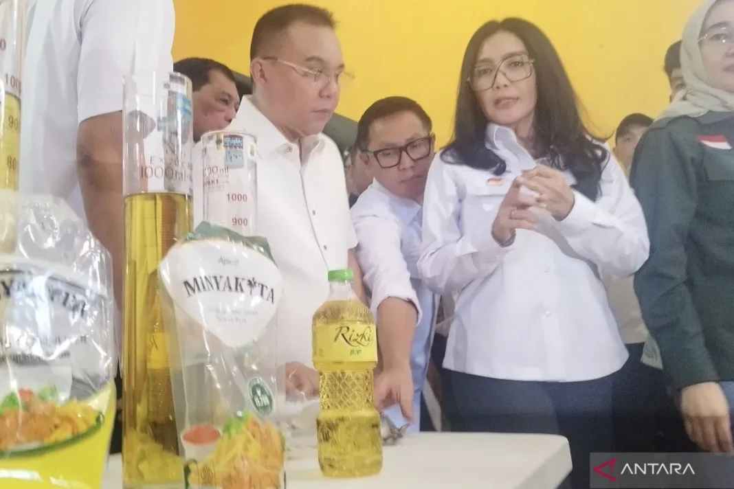 DPR kunjungi Pasar Kramat Jati sidak produk Minyakita