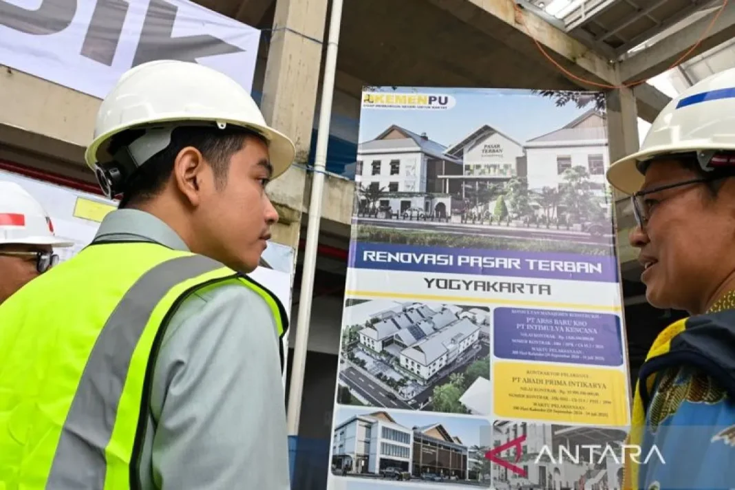 Gibran tinjau renovasi Pasar Terban, pastikan rampung Juli 2025