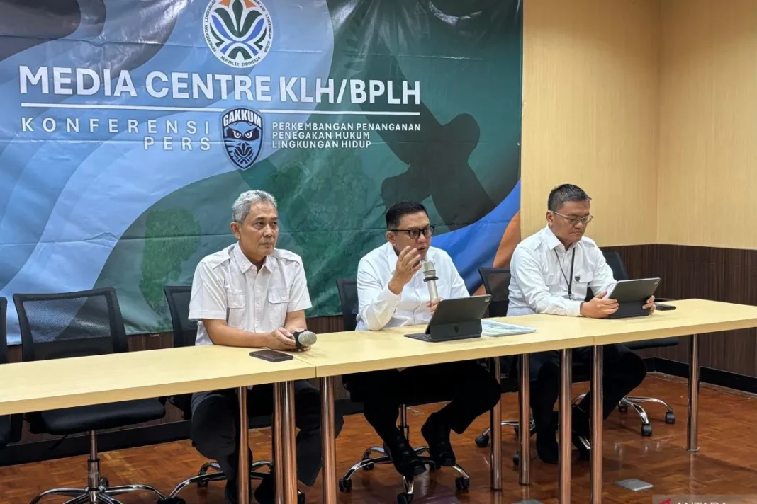 KLH minta korporasi bongkar mandiri sejumlah bangunan di hulu Ciliwung