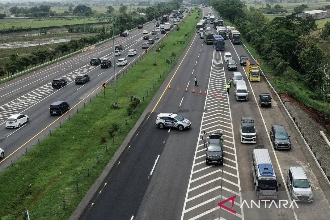 Korlantas berlakukan one way lokal Cipali karena arus lalin tinggi