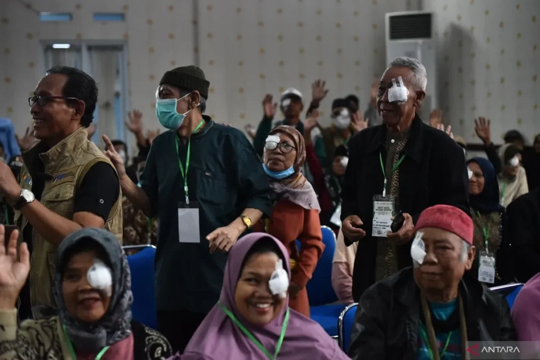 Mensos ungkap sekitar 750 ribu orang Indonesia butuh operasi katarak