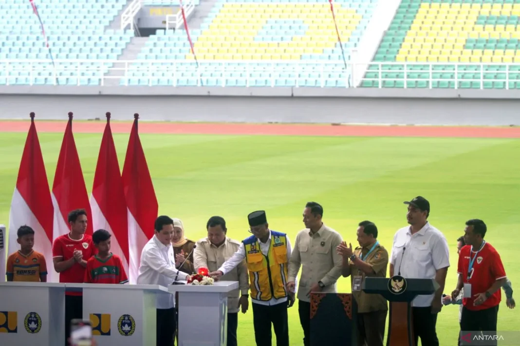 Prabowo dorong kerja sama klub dan swasta setelah resmikan 17 stadion