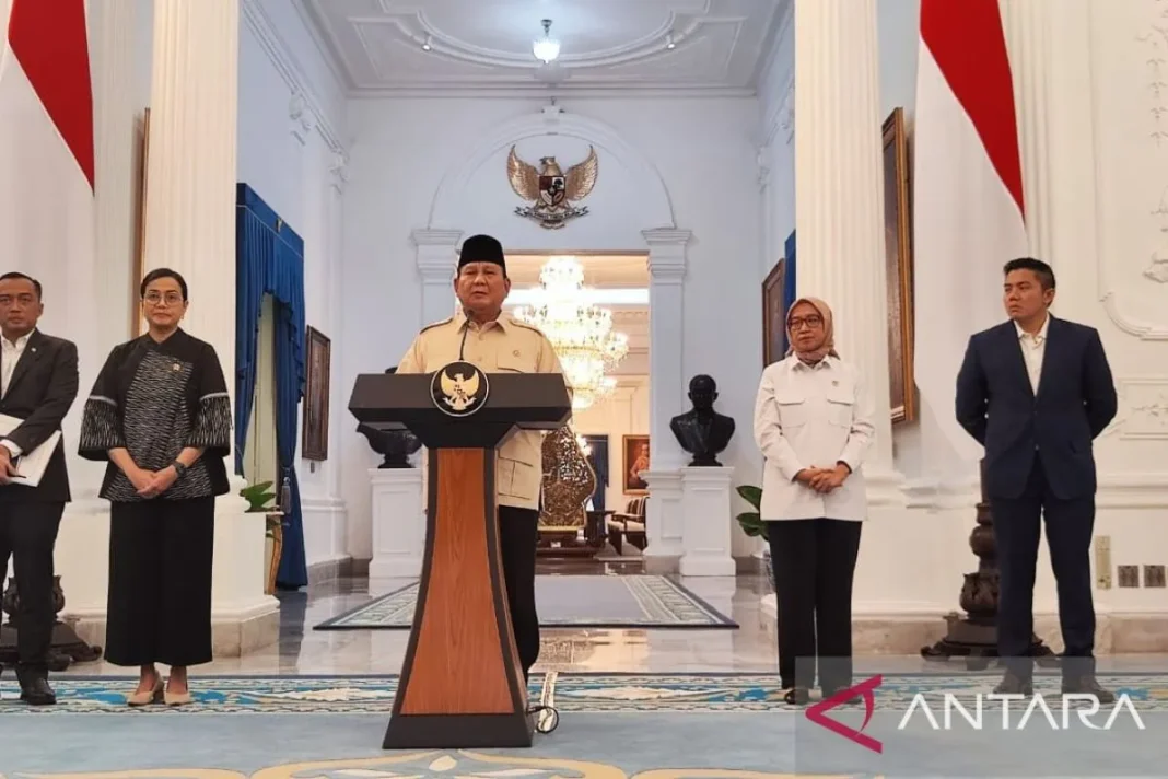 Prabowo teken PP 11 2025 atur pemberian THR dan gaji ke-13 untuk ASN