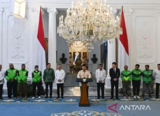 Presiden Imbau Perusahaan Transportasi Daring Beri Mitra Pengemudi THR