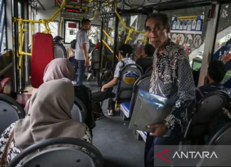 Hari Ini, Naik Transjakarta Cukup Bayar Rp1