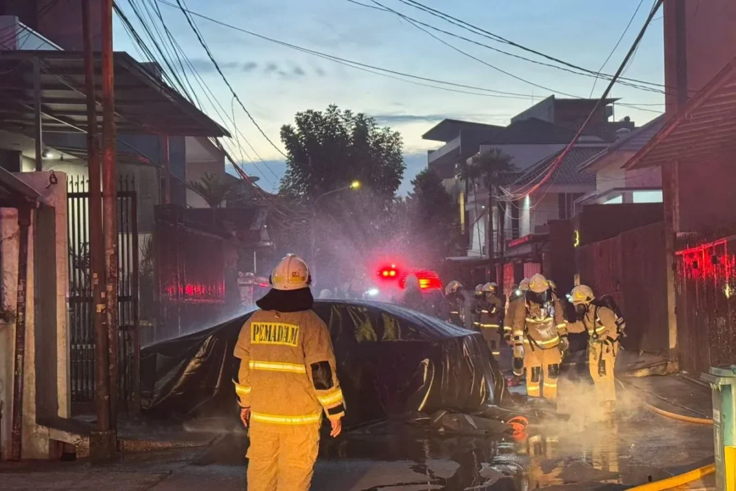 BYD jelaskan penyebab insiden Seal keluarkan asap di Jakarta Barat