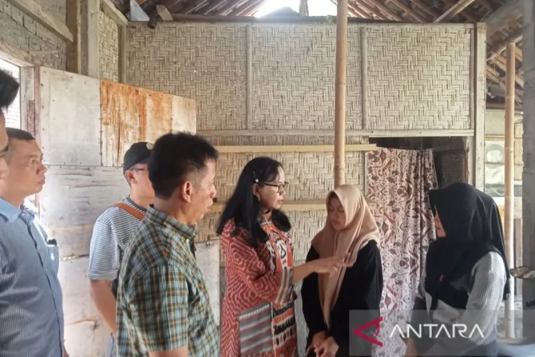 DPR kunjungi keluarga tidak mampu calon siswa Sekolah Rakyat di Bantul