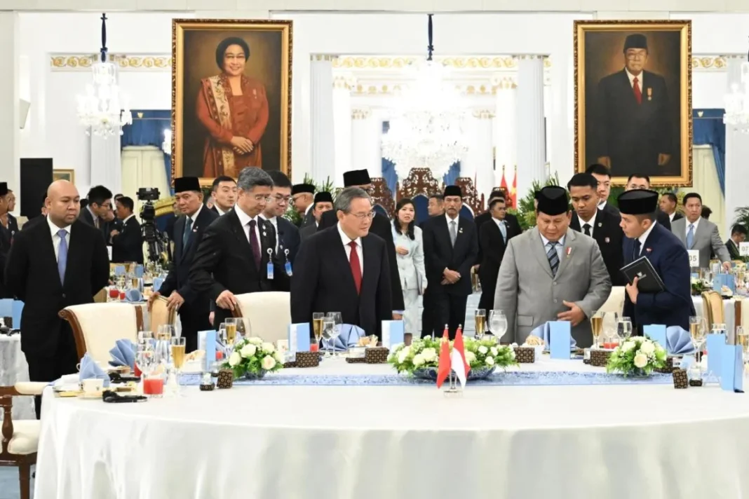 Prabowo jamu PM Li Qiang lewat santap siang dan pertunjukan budaya