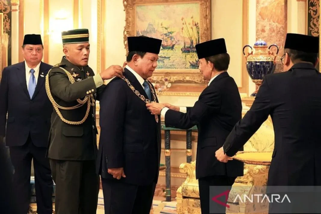 Sultan Brunei sematkan bintang kebesaran tertinggi untuk Presiden RI