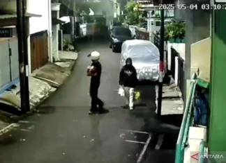 Viral Orang Tua Tinggalkan Bayi di Teras Rumah Warga Pulogadung