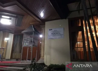 KPK Sita Senpi dan Lima Mobil saat Geledah Dua Rumah di Kasus PT JN